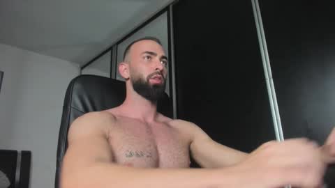 Snapshot of michaelevansx chatting on 20, 10, 2025 MichaelEvansx online show from 20, 10, 2025