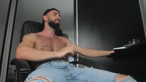 Snapshot of michaelevansx chatting on 29, 10, 2025 MichaelEvansx online show from 29, 10, 2025