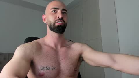 MichaelEvansx online show from 15, 4, 2026