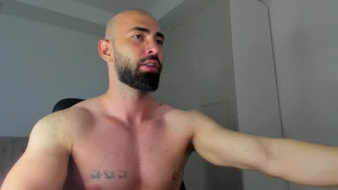 Snapshot of michaelevansx chatting on 27, 4, 2026 MichaelEvansx online show from 27, 4, 2026