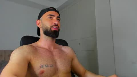 Snapshot of michaelevansx chatting on 7, 5, 2026 MichaelEvansx online show from 7, 5, 2026