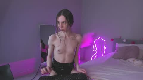 michele_mack online show from 4, 3, 2025