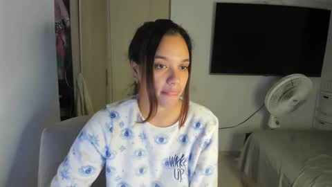 Snapshot of michell_arevalo chatting on 7, 5, 2026 michell_arevalo online show from 7, 5, 2026