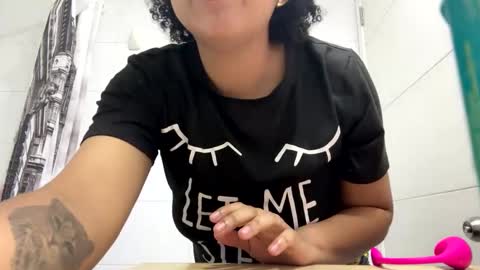 Snapshot of michell_bling chatting on 21, 12, 2024 Michi online show from 21, 12, 2024
