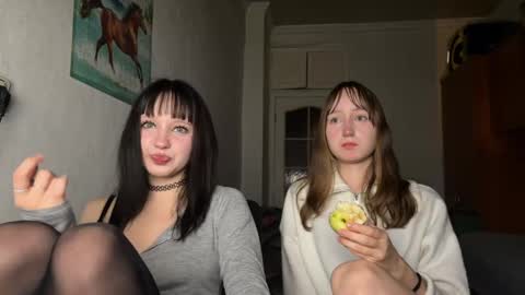 Snapshot of michelle_neely chatting on 15, 9, 2025 michelle_neely online show from 15, 9, 2025