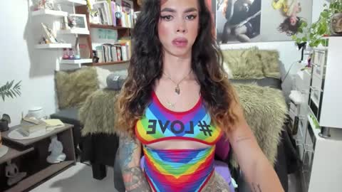 Snapshot of michelleapihel chatting on 29, 9, 2025 michelle apihel online show from 29, 9, 2025