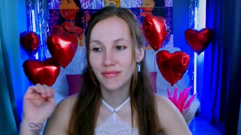 Snapshot of michelleortis chatting on 8, 3, 2025 MichelleOrtis online show from 8, 3, 2025