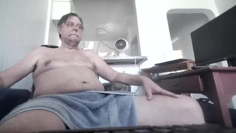 Snapshot of mick_gee chatting on 19, 7, 2026 mick_gee online show from 19, 7, 2026