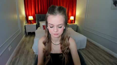 midnighteaura online show from 4, 4, 2026