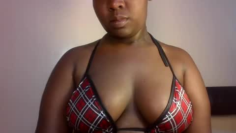 Snapshot of midnightt_curves chatting on 15, 6, 2026 midnightt_curves online show from 15, 6, 2026