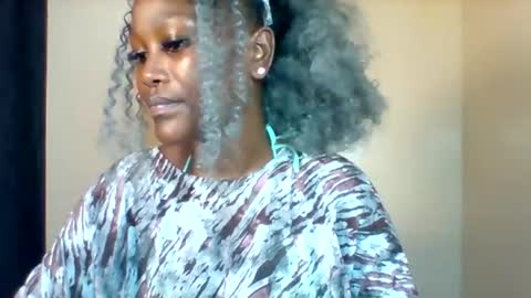 Snapshot of midnightt_tease chatting on 5, 12, 2025 midnightt_tease online show from 5, 12, 2025