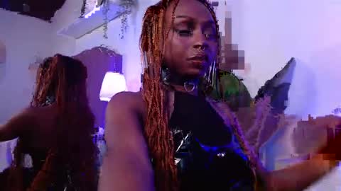 Snapshot of midnigth_bluee chatting on 7, 4, 2026 . online show from 7, 4, 2026