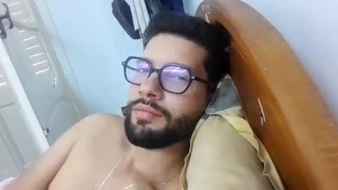 Snapshot of midoumas1 chatting on 4, 10, 2025 Sam online show from 4, 10, 2025