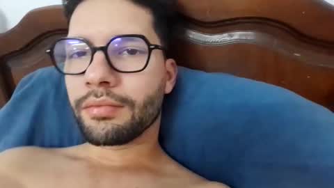 Snapshot of midoumas1 chatting on 18, 10, 2025 Sam online show from 18, 10, 2025