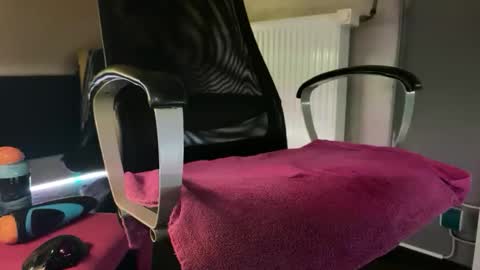 mies35 online show from 17, 9, 2025