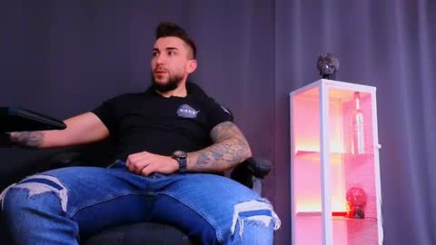 MightyAaron online show from 5, 3, 2025