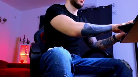 MightyAaron online show from 2, 4, 2026