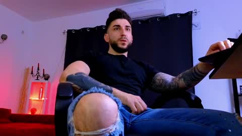 Snapshot of mightyaaron chatting on 19, 4, 2026 MightyAaron online show from 19, 4, 2026