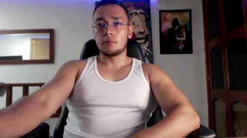 Snapshot of miguel0981 chatting on 9, 1, 2025 Strong Man online show from 9, 1, 2025