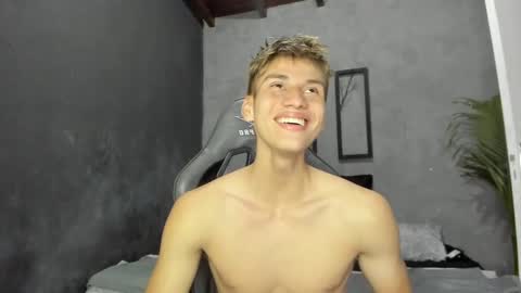 Snapshot of miguel_hz chatting on 2, 12, 2024 Miguel Hernandez online show from 2, 12, 2024