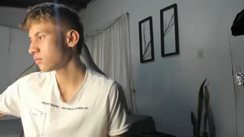 Snapshot of miguel_hz chatting on 3, 2, 2025 Miguel Hernandez online show from 3, 2, 2025