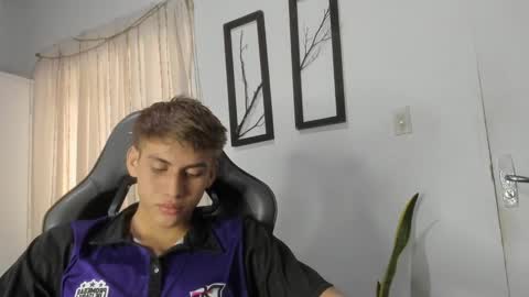 Snapshot of miguel_hz chatting on 20, 2, 2025 Miguel Hernandez online show from 20, 2, 2025