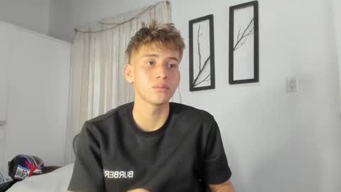 Snapshot of miguel_hz chatting on 27, 2, 2025 Miguel Hernandez online show from 27, 2, 2025