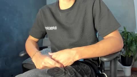 Snapshot of miguel_hz chatting on 1, 3, 2025 Miguel Hernandez online show from 1, 3, 2025