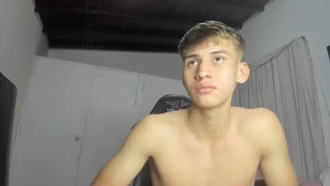 Snapshot of miguel_hz chatting on 4, 3, 2025 Miguel Hernandez online show from 4, 3, 2025