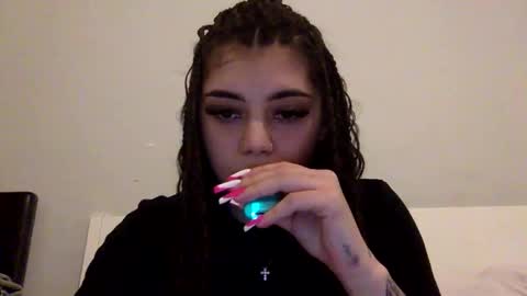 mihaela4467922 online show from 19, 4, 2026