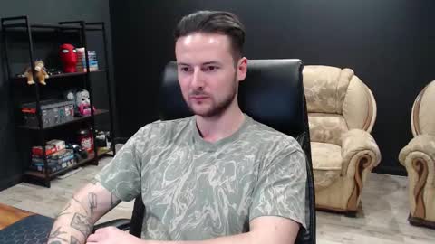 Misha Winchester online show from 4, 3, 2026