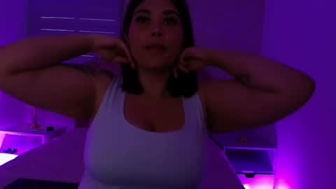 Mia  online show from 8, 11, 2025