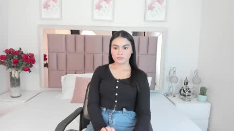 Mia  online show from 27, 2, 2025