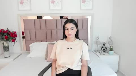 Mia  online show from 6, 3, 2025