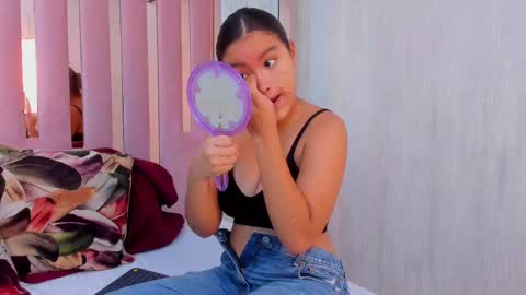 Mia  online show from 15, 9, 2025