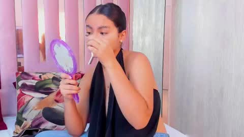 Mia  online show from 21, 9, 2025