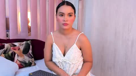 Mia  online show from 11, 11, 2025