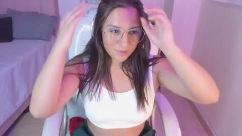 Snapshot of miia_thompson_1 chatting on 3, 7, 2026 M I I A online show from 3, 7, 2026