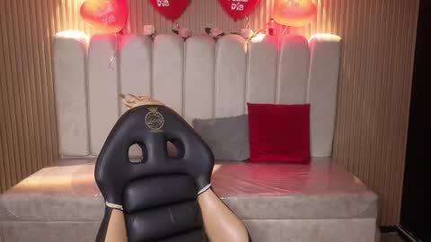 miiaa_evans1 online show from 17, 2, 2026