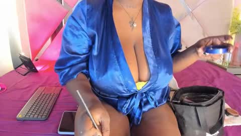 Mia collins online show from 5, 11, 2025