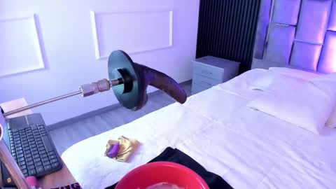 Snapshot of miiaamonroee chatting on 12, 11, 2025 Mia Monroe online show from 12, 11, 2025