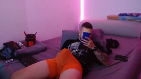 Snapshot of miialiiam0 chatting on 11, 1, 2025 Mia and Liam online show from 11, 1, 2025