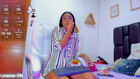 mia sofia online show from 3, 11, 2025