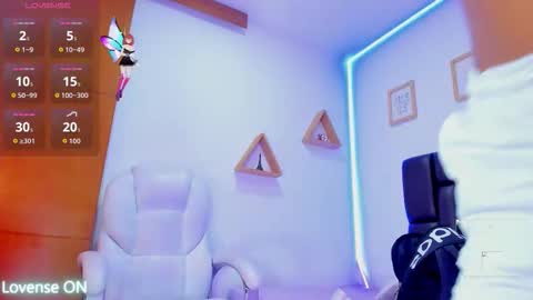 mia sofia online show from 23, 11, 2025