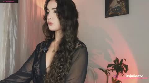   online show from 28, 11, 2025