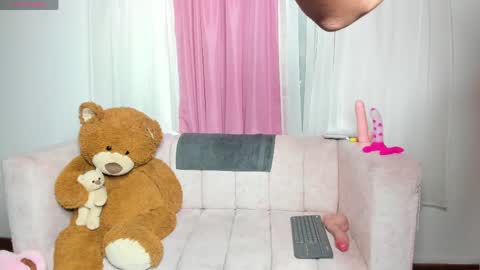 miissy__ online show from 13, 5, 2026