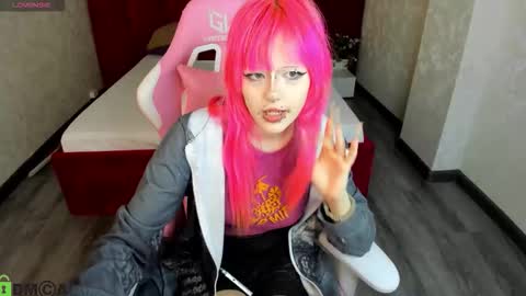 Mika online show from 4, 3, 2026