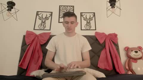 mikael online show from 15, 2, 2025