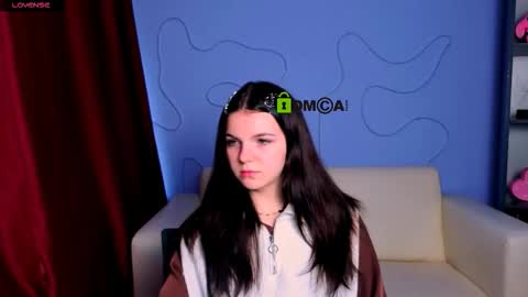 Snapshot of mikameovv chatting on 22, 11, 2025 Mika online show from 22, 11, 2025