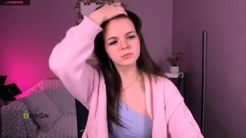 Snapshot of mikameovv chatting on 30, 11, 2025 Mika online show from 30, 11, 2025